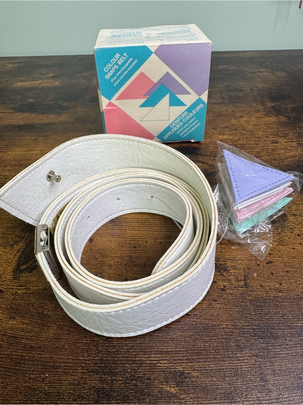 Avon Colour Snaps White Belt with Pastel Snap Tips - 1988 in Box